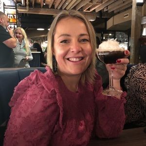 Meet your Posher, Simone